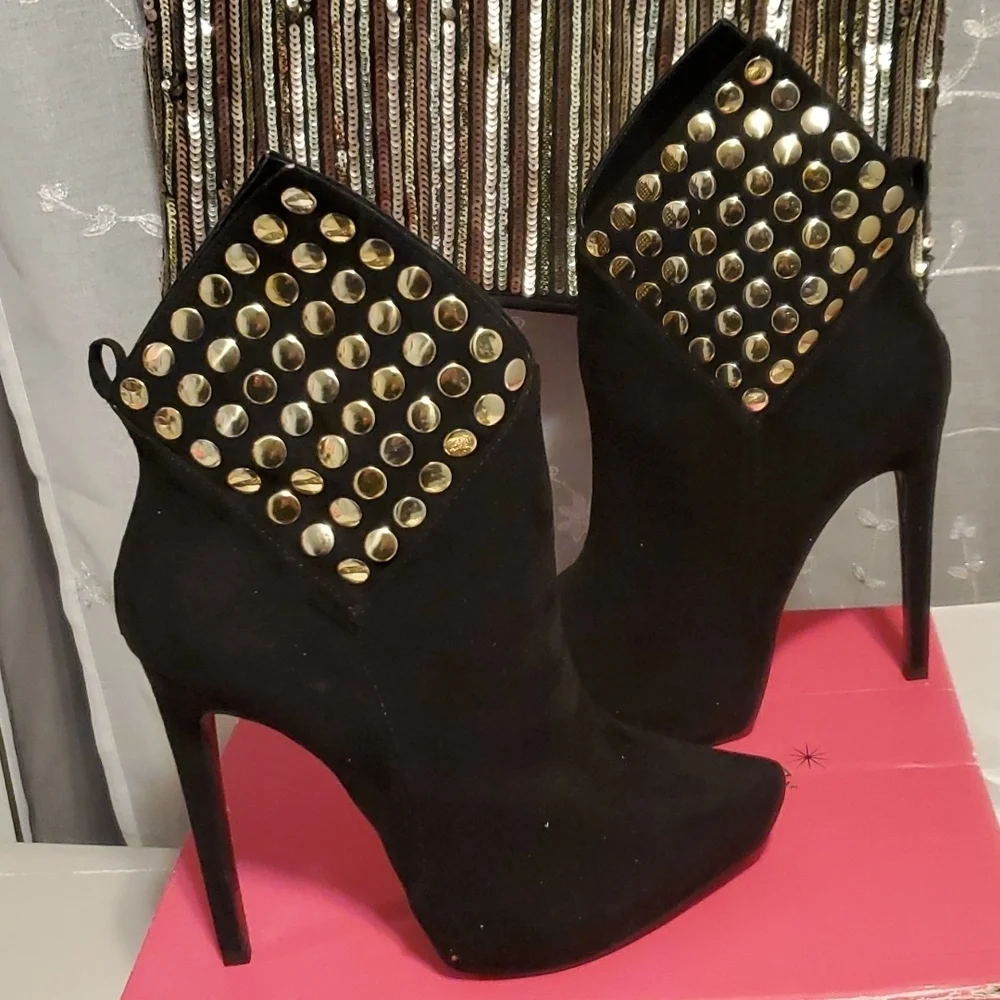STUDDED SEXY SPIKE ANKLE BOOTS WITH HEELS SZ 8/M - Picture 2 of 10